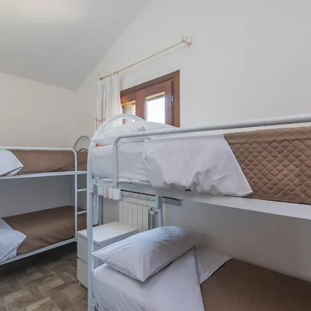 - Aliterno V5 Apartmán