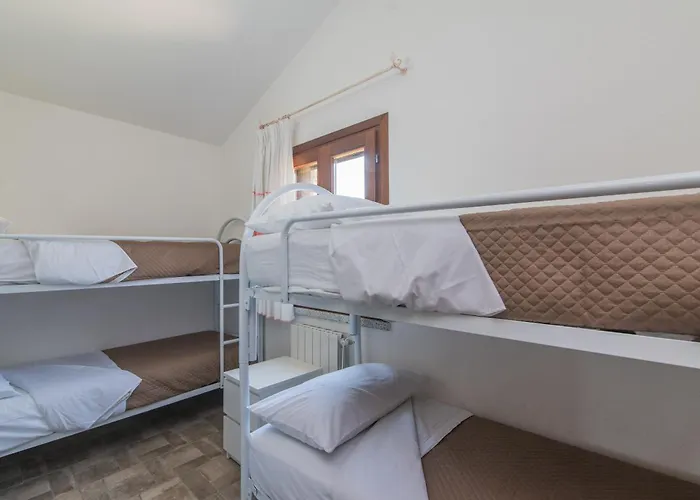 - Aliterno V5 Apartman *